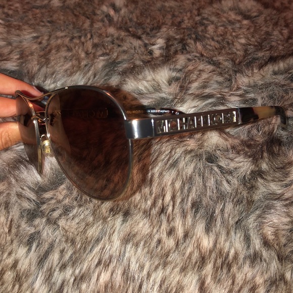 MK Cagliari Sunglass - Picture 2 of 4